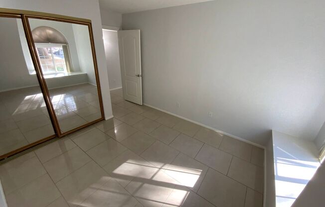 3 beds, 2 baths, $1,600