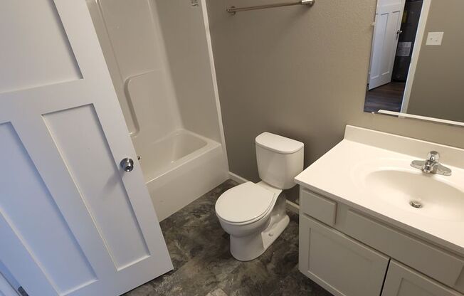 Studio, 1 bath, 500 sqft, $995, Unit 205