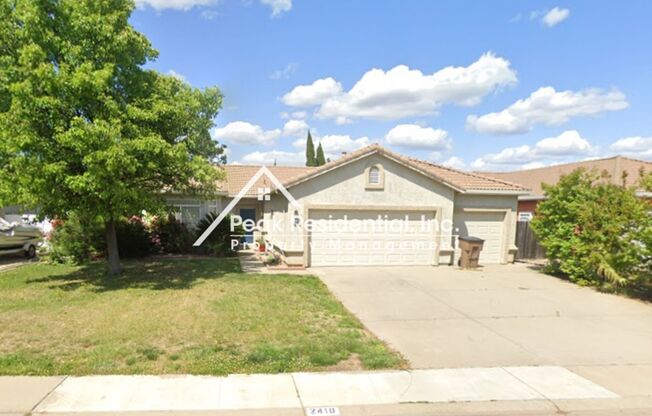 A Spacious Lincoln 3bd/2ba Home with 3 Car Garage