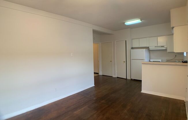 Studio, 1 bath, 400 sqft, $1,075