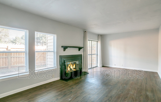 2016 OAK PARK LN