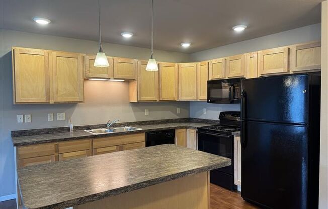 1 bed, 1 bath, 663 sqft, $995, Unit 2400-310