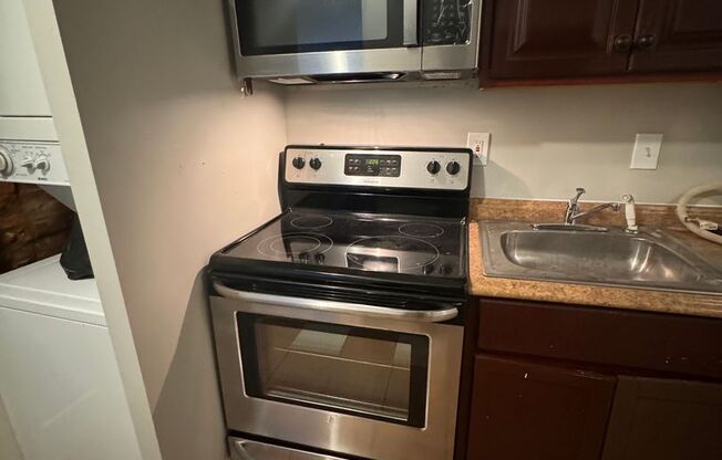 1 bed, 1 bath, 800 sqft, $1,100, Unit 2