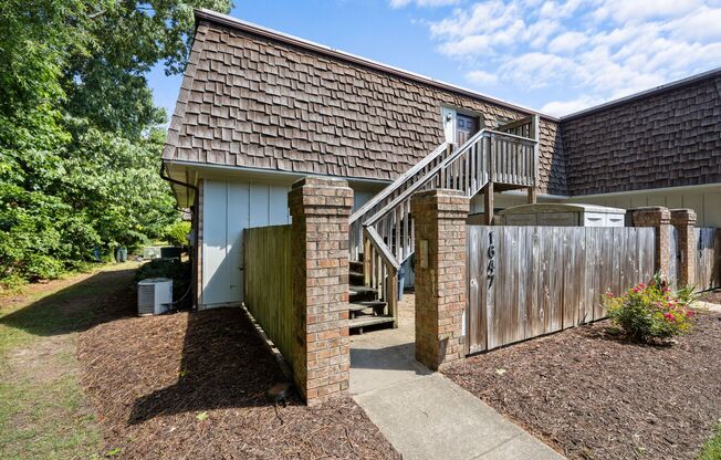 Fully Renovated Condo for Rent in Virginia Beach!