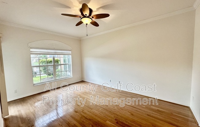 401 GONDOLA PARK DR