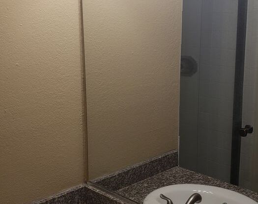 3 beds, 2 baths, 1,152 sqft, $2,195, Unit 38
