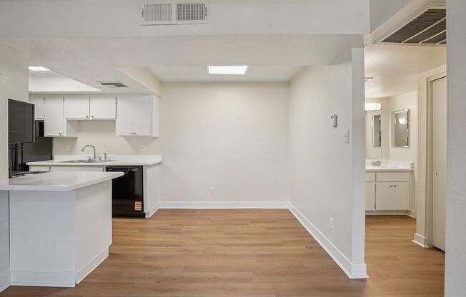 1 bed, 1 bath, 605 sqft, $1,225, Unit 1016