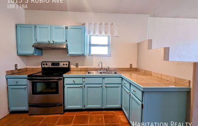 1015 S RUBIO AVE