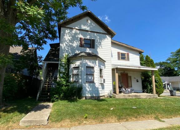 2 beds, 1 bath, $750