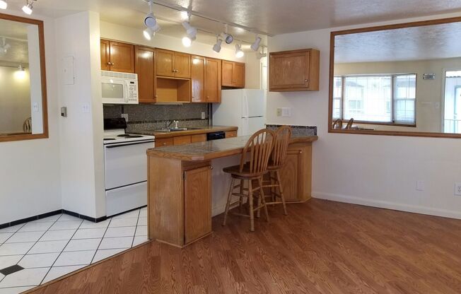 1 bed, 1 bath, 550 sqft, $1,510, Unit 680-206