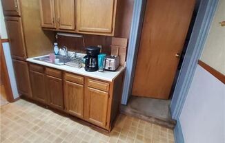 1 bed, 1 bath, $725, Unit 122 S 2nd St