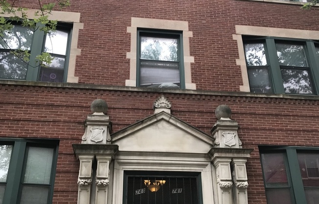 6201-6205 S Evans Ave / 741-743 E. 62nd St