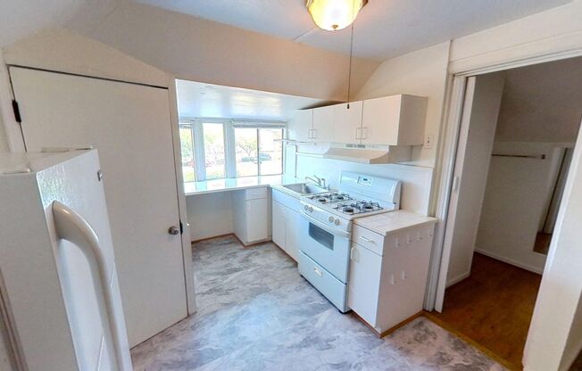 2 beds, 1 bath, $1,790