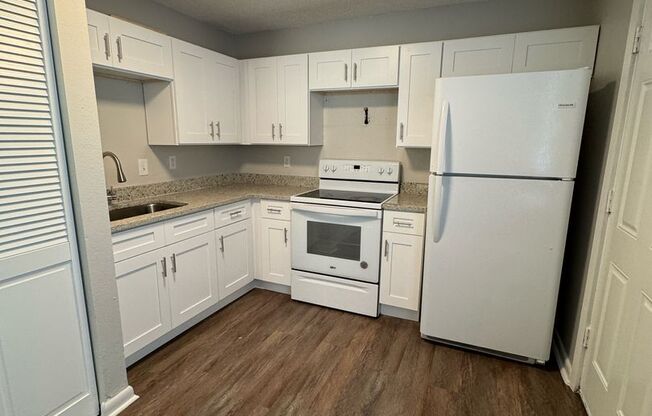 2 beds, 1 bath, $1,200