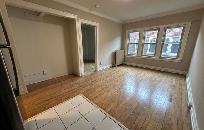 1 bed, 1 bath, $1,095, Unit 62