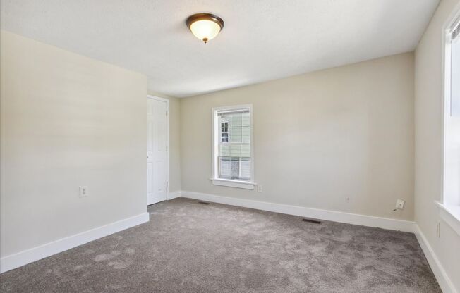 3 beds, 1 bath, $1,600