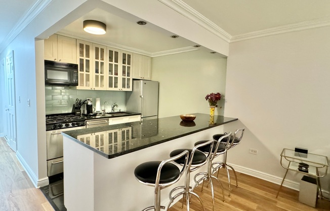 1 bed, 1 bath, 595 sqft, $6,500, Unit 2H