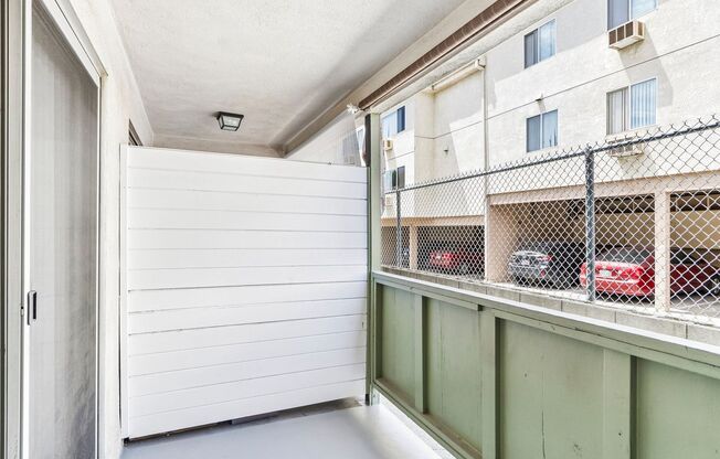 2 beds, 1 bath, 750 sqft, $1,698, Unit 113