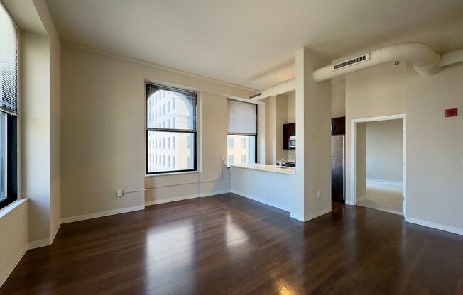 2 beds, 2 baths, 956 sqft, $2,350, Unit HA-810
