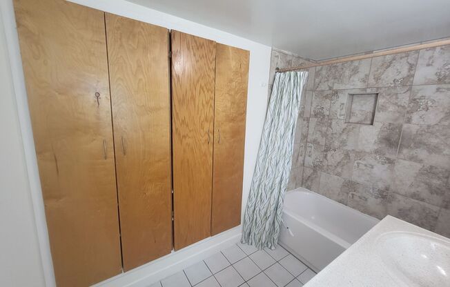 Studio, 1 bath, $2,395