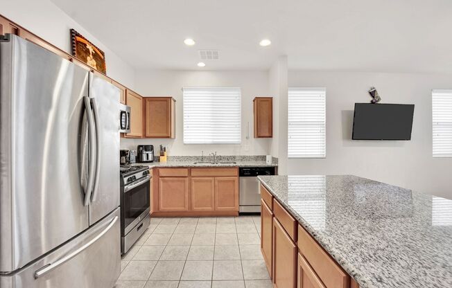 ADORABLE 4 BEDROOM HOME NEAR HOLLYWOOD & E SAHARA!