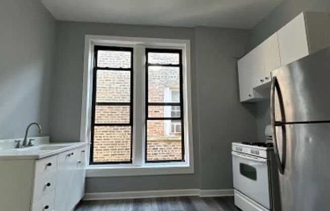 2 beds, 1 bath, $1,400