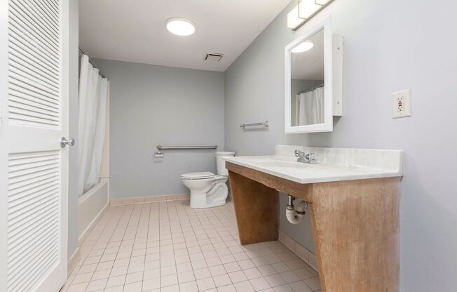 2 beds, 2 baths, $995, Unit 6