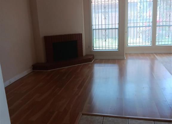 652 SAINT JOHNS CT