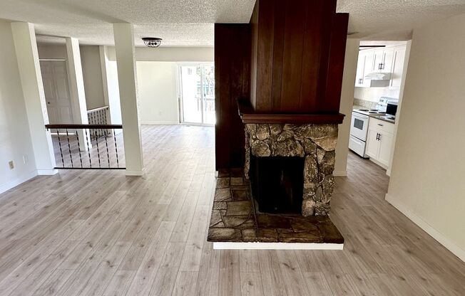 Tasteful 5-Bedroom Home with Dual Primary Suites - Kennewick