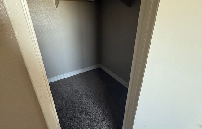 2 beds, 1 bath, 772 sqft, $2,325, Unit 37