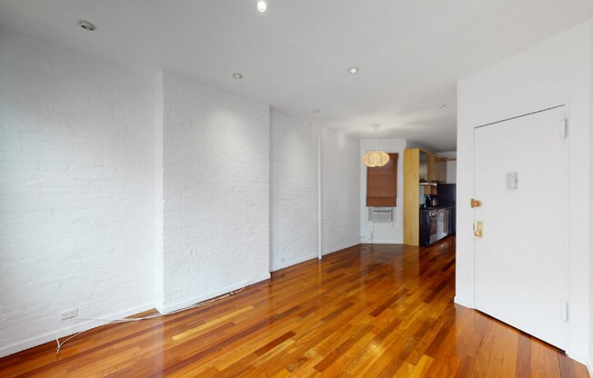 23 KING ST