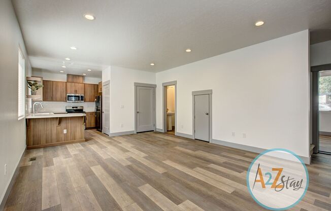 3 beds, 2.5 baths, 1,900 sqft, $2,350, Unit 815 Williams 3bed 2.5 bth