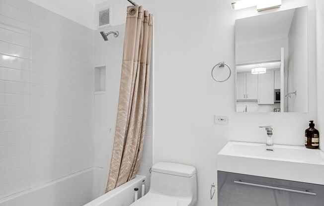 1 bed, 1 bath, 600 sqft, $2,300, Unit Unit 711