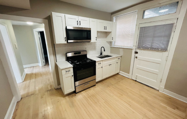 704 10 E 80 ST