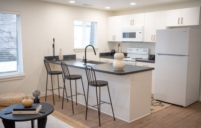 1 bed, 1 bath, 600 sqft, $1,445, Unit 11