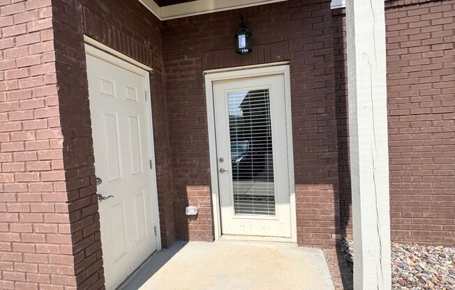 2 beds, 2 baths, 979 sqft, $1,130, Unit 914