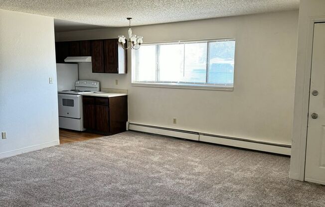 1 bed, 1 bath, $750, Unit Apt 7