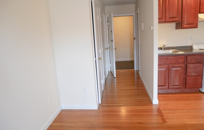 Studio, 1 bath, 999 sqft, $1,995, Unit 25