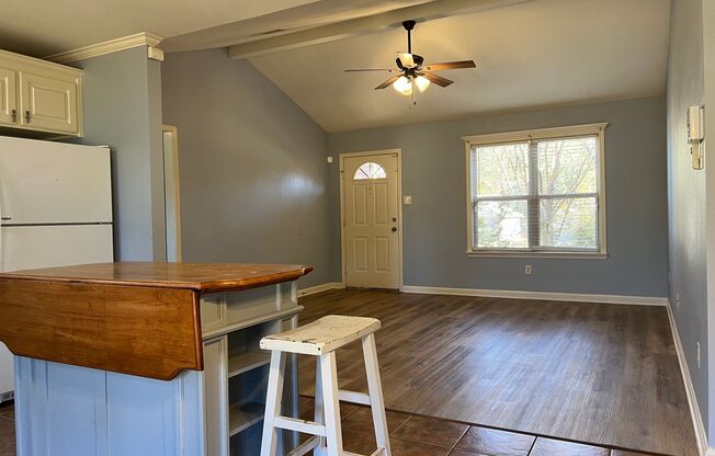 3 beds, 2 baths, $1,195