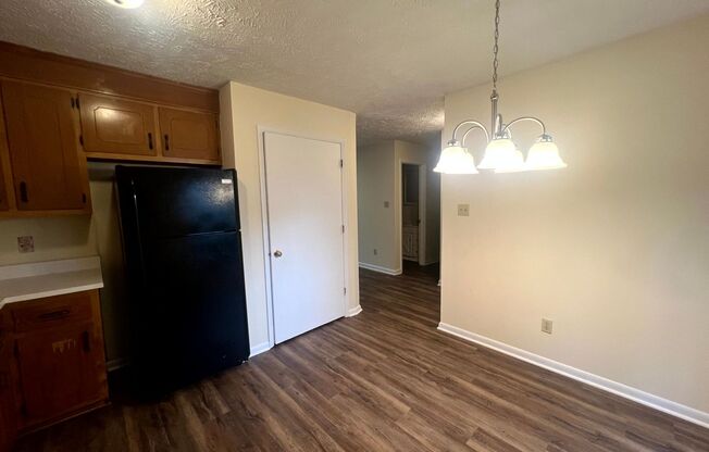 3 beds, 2 baths, $1,350