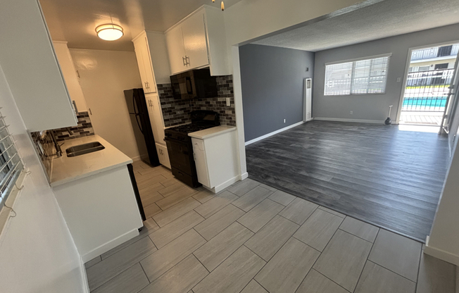 3313 W ARTESIA BLVD