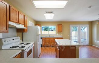 7528 CATS EYE LN