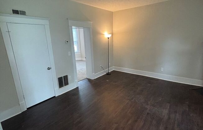 1 bed, 1 bath, 614 sqft, $900, Unit 2