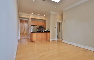 2 beds, 2 baths, 905 sqft, $4,095, Unit 105