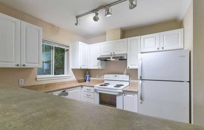 2 beds, 2 baths, $1,995, Unit # #BB 301