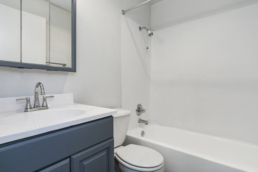 Bathroom With Bathtub at Kentwood Apartments, Kent, WA, 98031