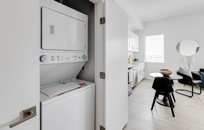 Studio, 1 bath, 357 sqft, $1,215, Unit 207