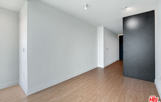 1 bed, 1 bath, 575 sqft, $3,550, Unit 434