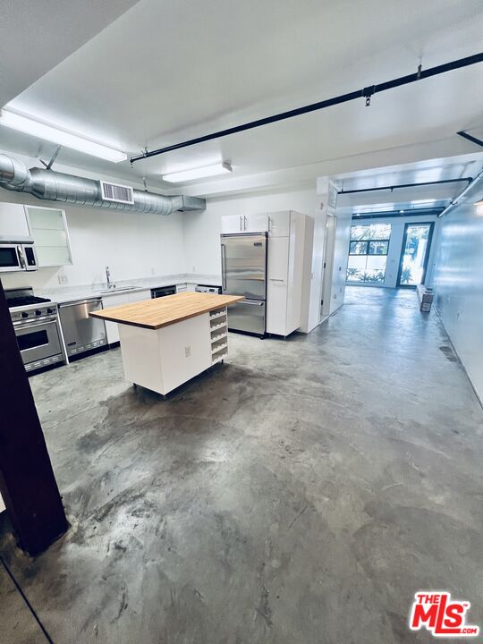 1046 Princeton Dr Unit 104