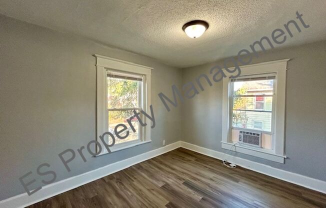 2 beds, 1 bath, $1,095